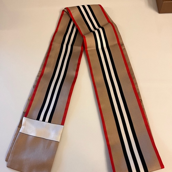 Scarf - Picture 4 of 10